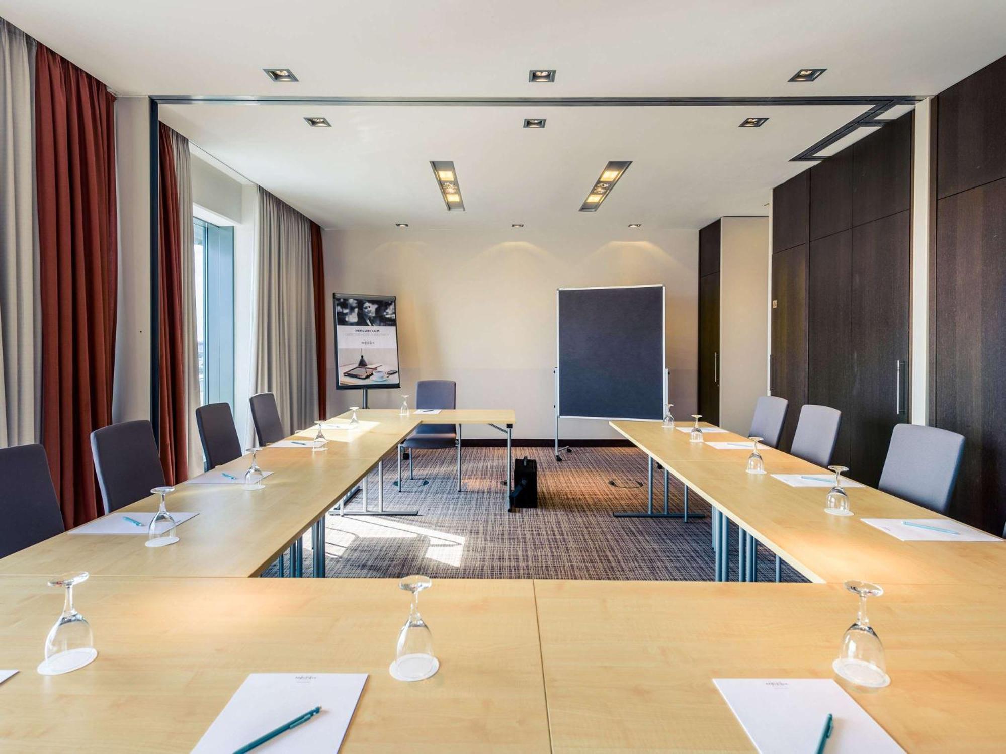 Mercure Hotel Hannover Mitte Экстерьер фото